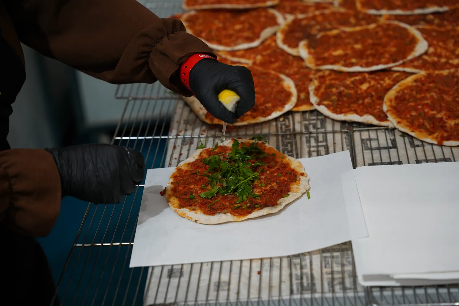 Lahmacun tout juste sortis du four