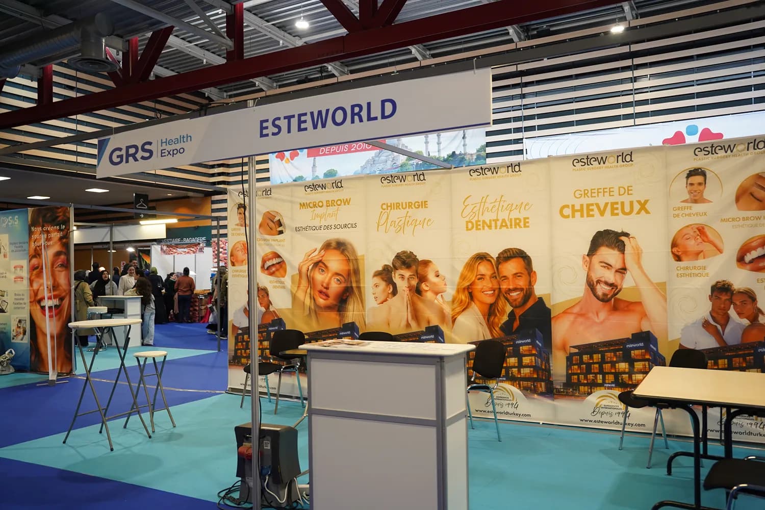 Stands de cliniques de greffe capillaire