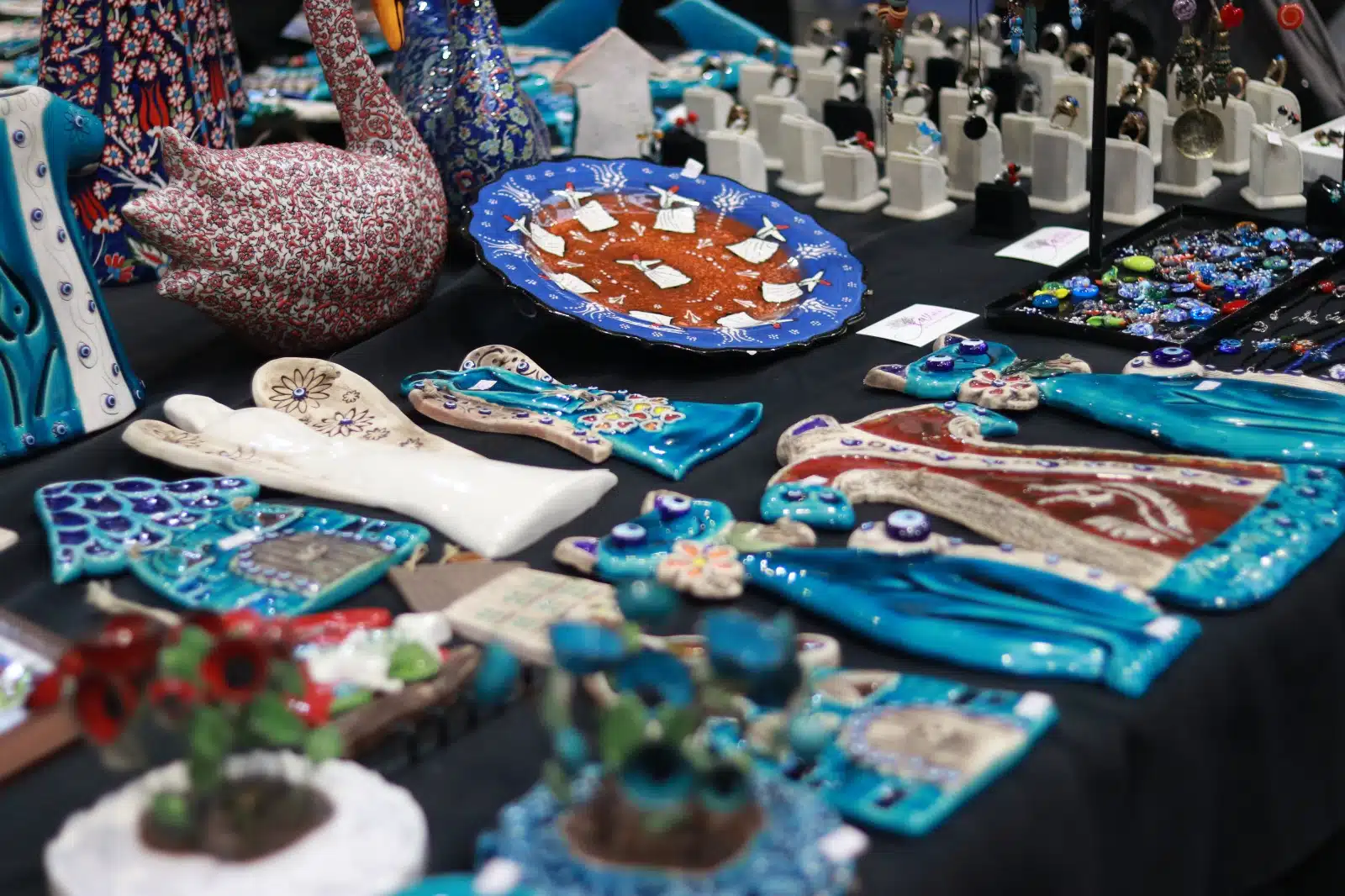 Céramiques et objets artisanaux turcs